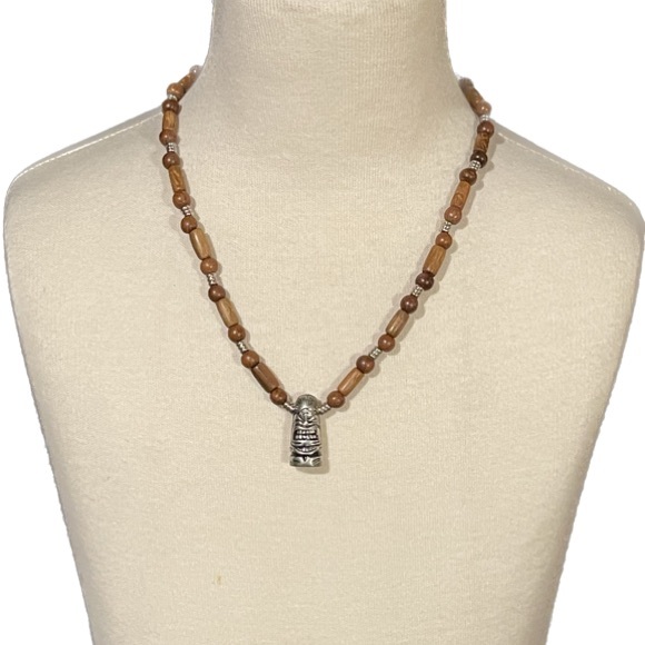 Wood beaded fashion necklace with medallion - Picture 3 of 5